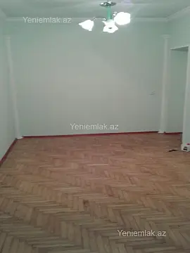 Satılır 3 otaqlı köhnə tikili 80 m²