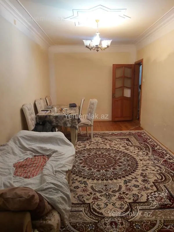 Satılır 3 otaqlı köhnə tikili 75 m²