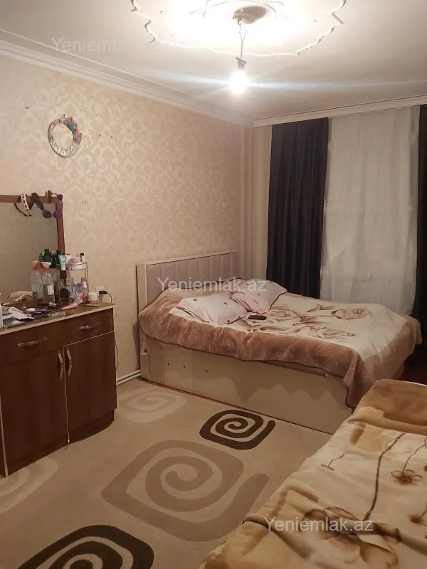 Satılır 3 otaqlı köhnə tikili 75 m²