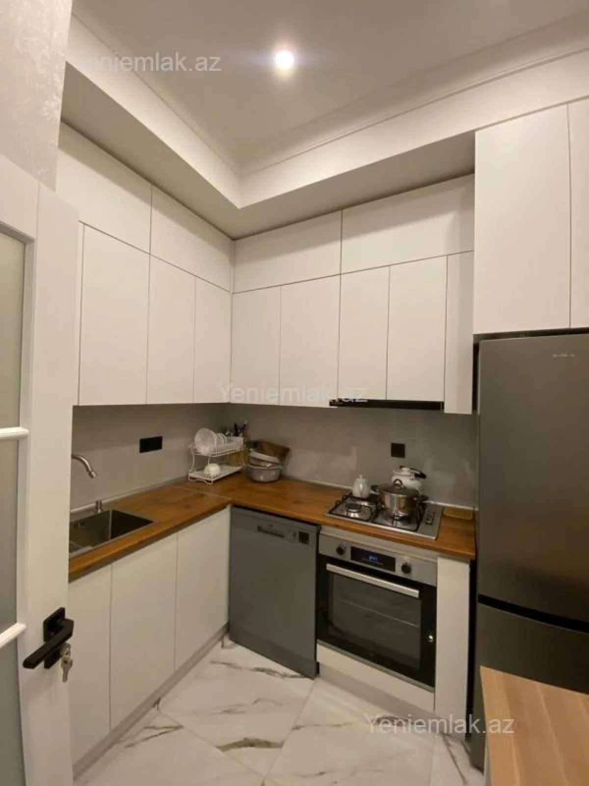 Satılır 2 otaqlı yeni tikili 75 m²