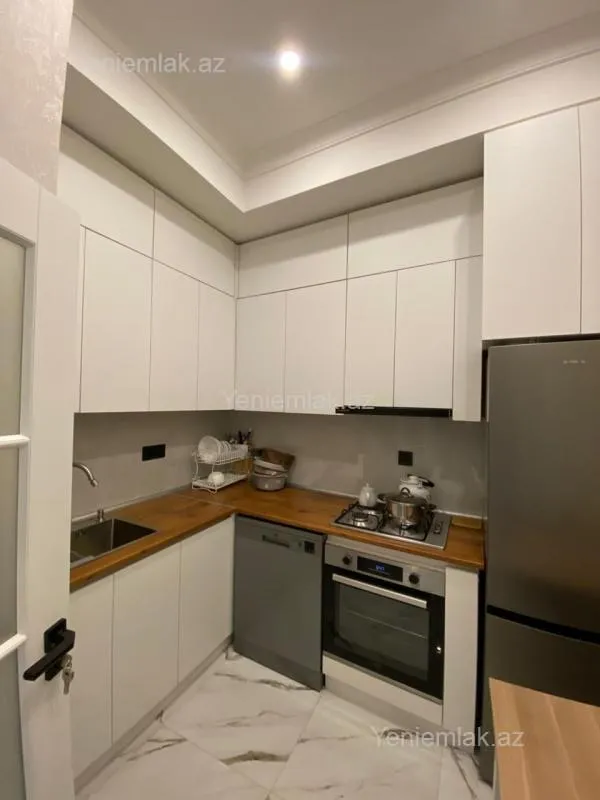 Satılır 2 otaqlı yeni tikili 75 m²