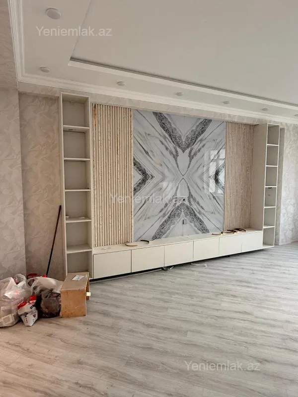 Satılır 3 otaqlı yeni tikili 175 m²