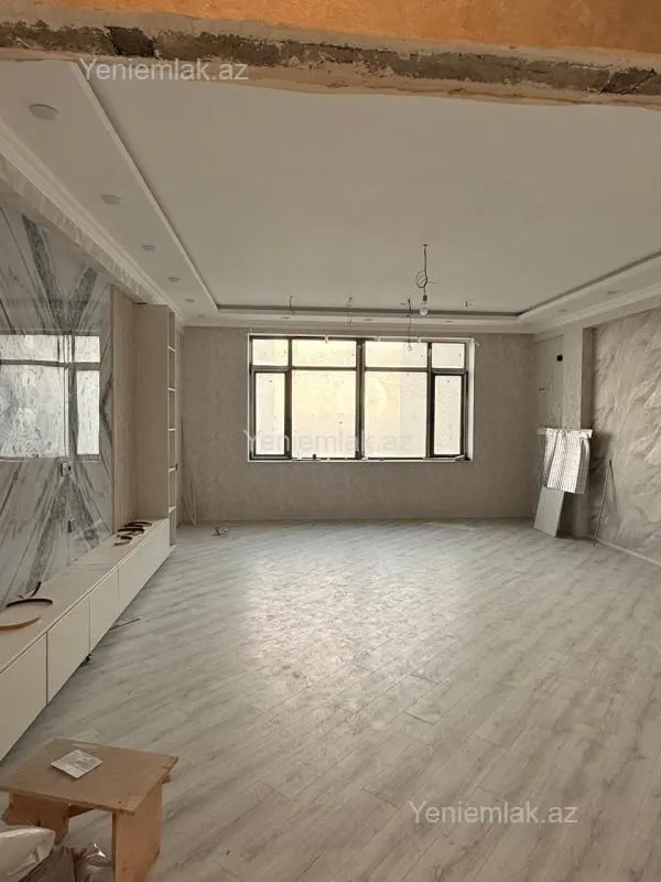 Satılır 3 otaqlı yeni tikili 175 m²