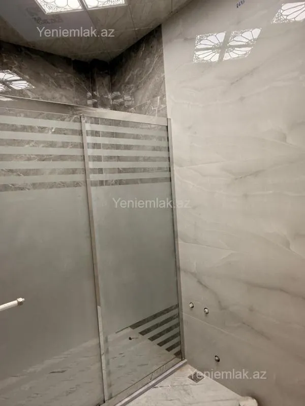 Satılır 3 otaqlı yeni tikili 175 m²