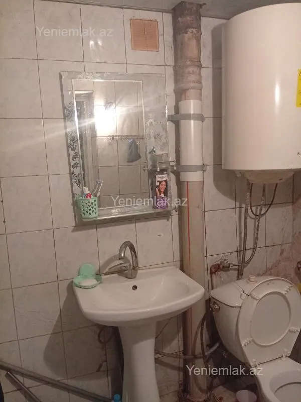 Satılır 3 otaqlı köhnə tikili 80 m²