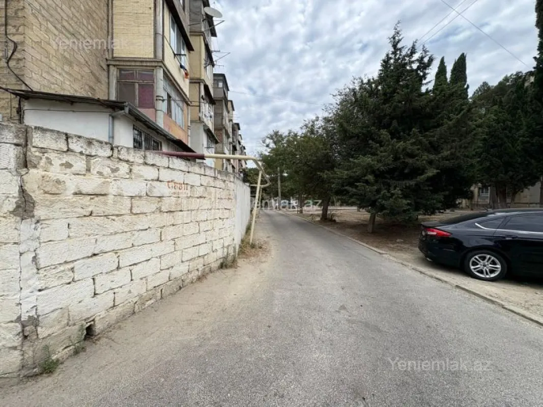 Satılır 3 otaqlı köhnə tikili 100 m²