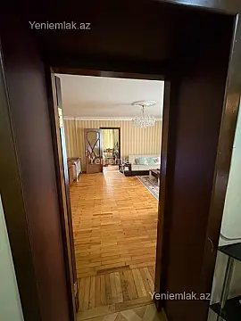 Satılır 3 otaqlı köhnə tikili 100 m²