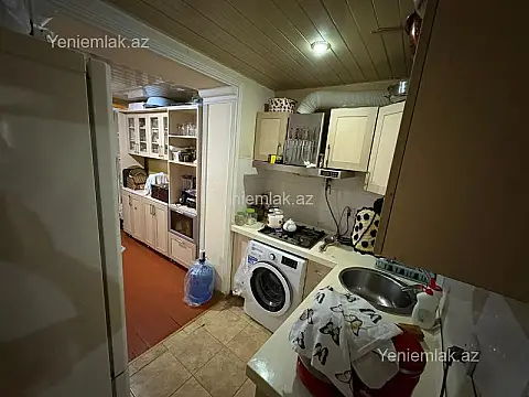 Satılır 3 otaqlı köhnə tikili 100 m²