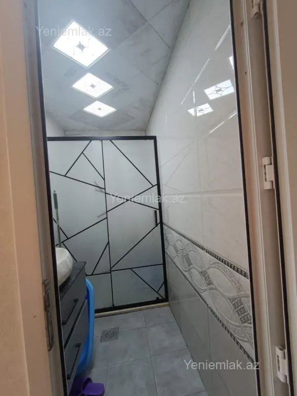 Satılır 2 otaqlı köhnə tikili 60 m²