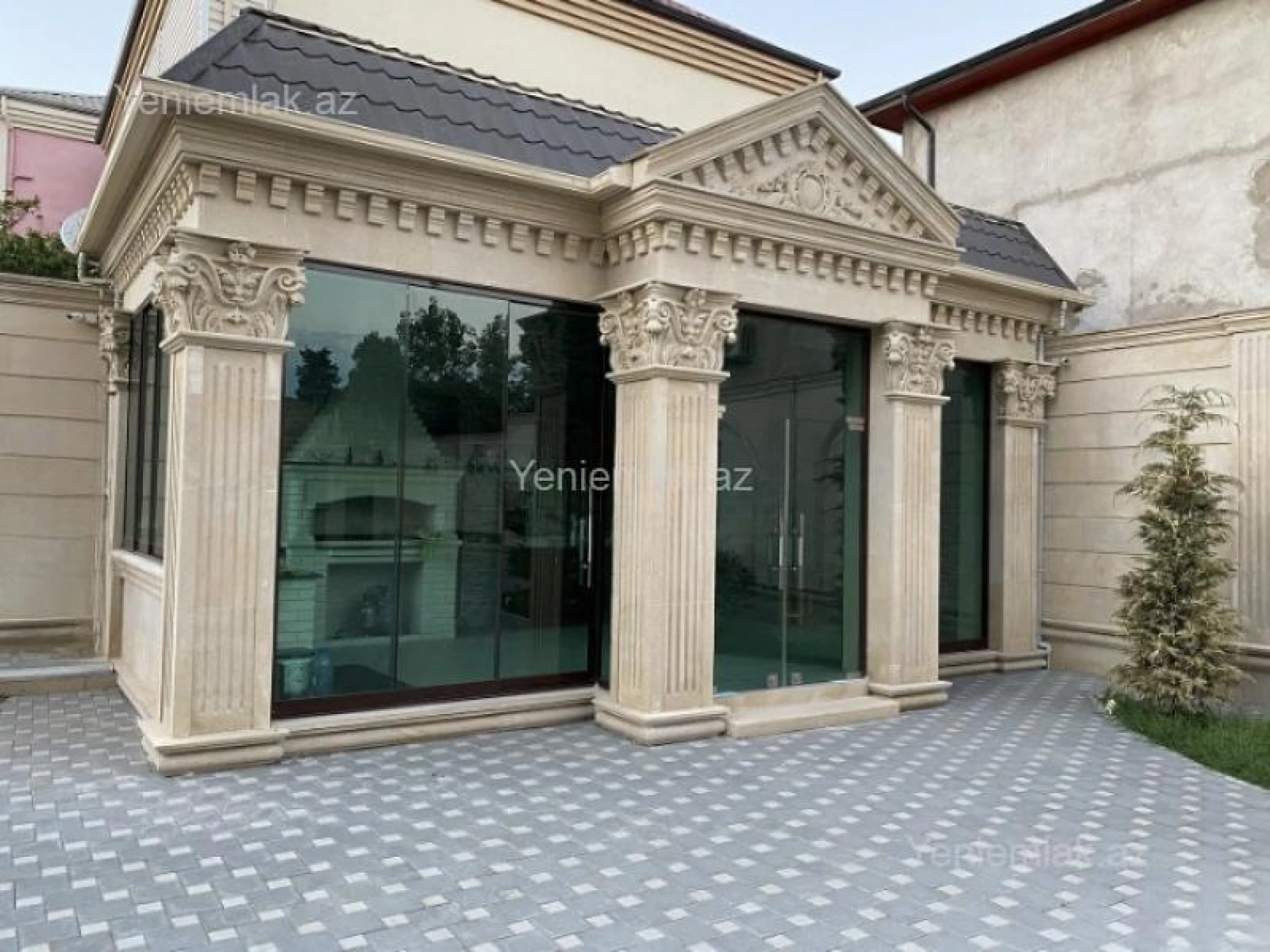 Satılır 7 otaqlı həyət evi 750 m²
