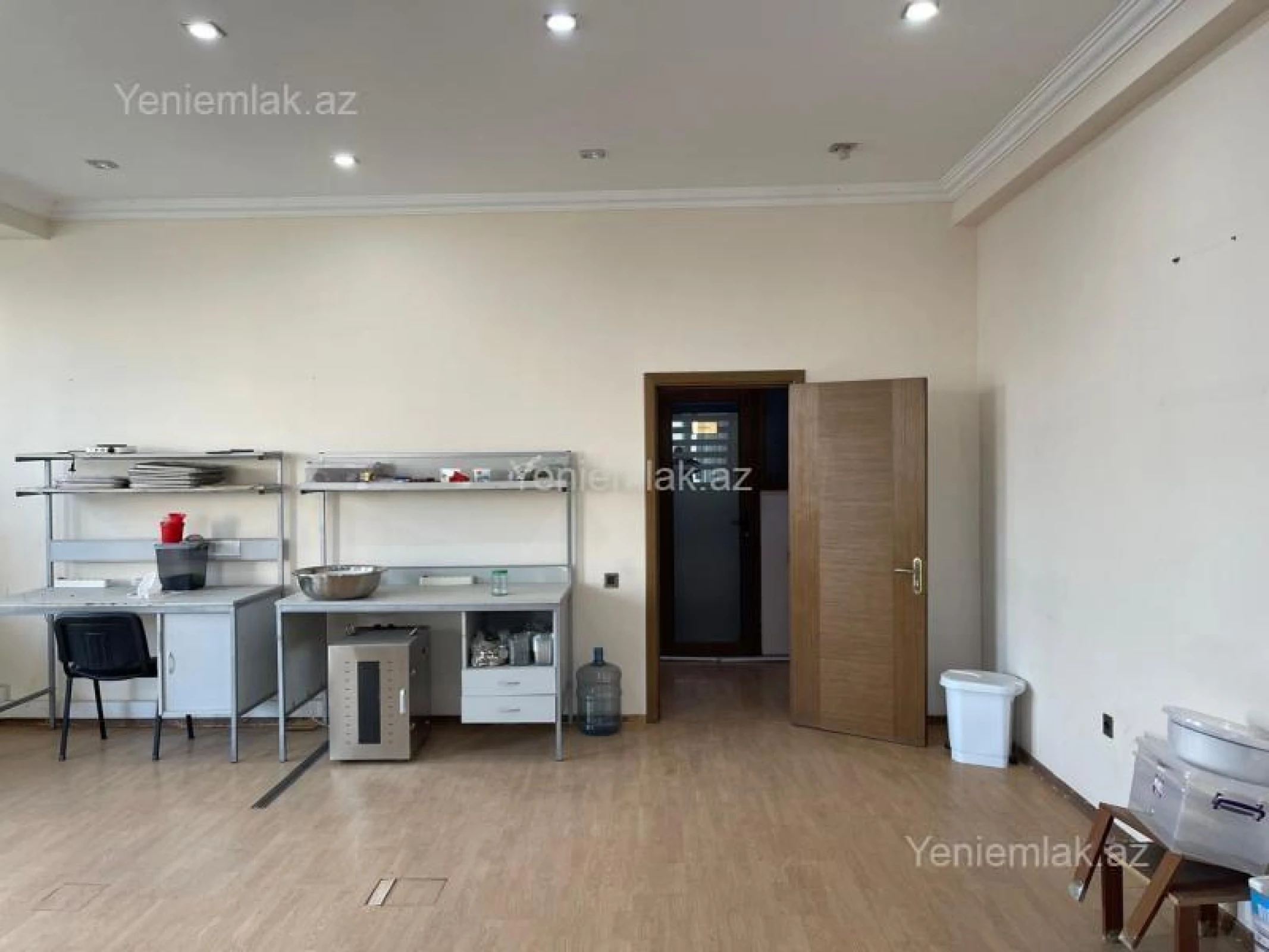 Satılır 3 otaqlı yeni tikili 140 m²