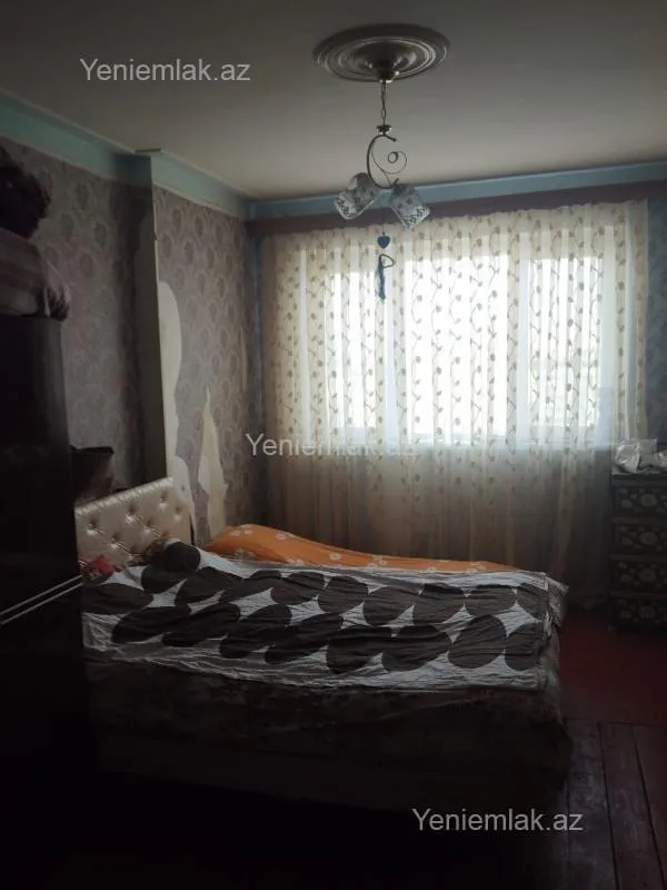 Satılır 3 otaqlı köhnə tikili 80 m²