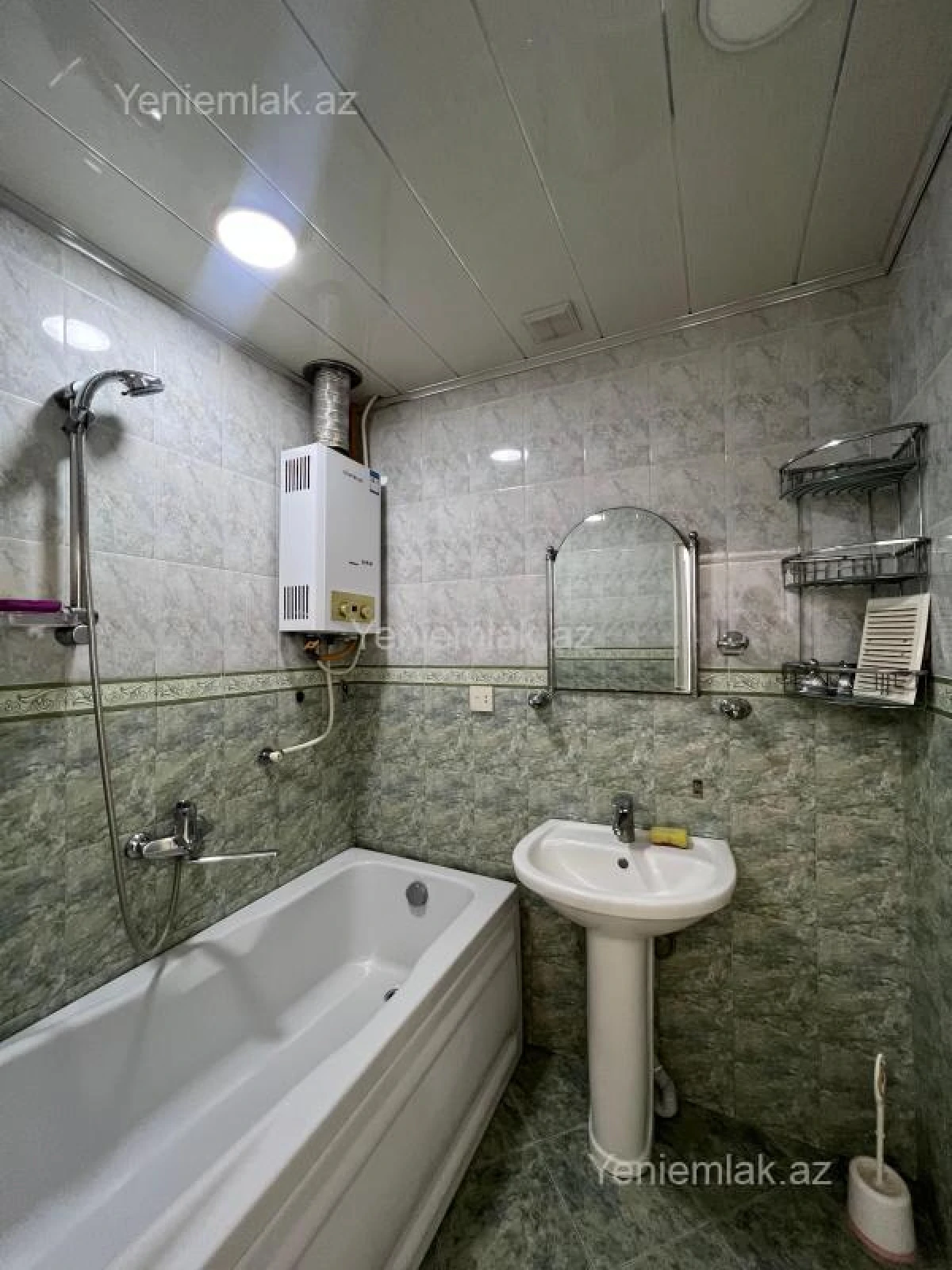 Satılır 2 otaqlı köhnə tikili 60 m²