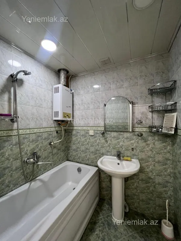 Satılır 2 otaqlı köhnə tikili 60 m²