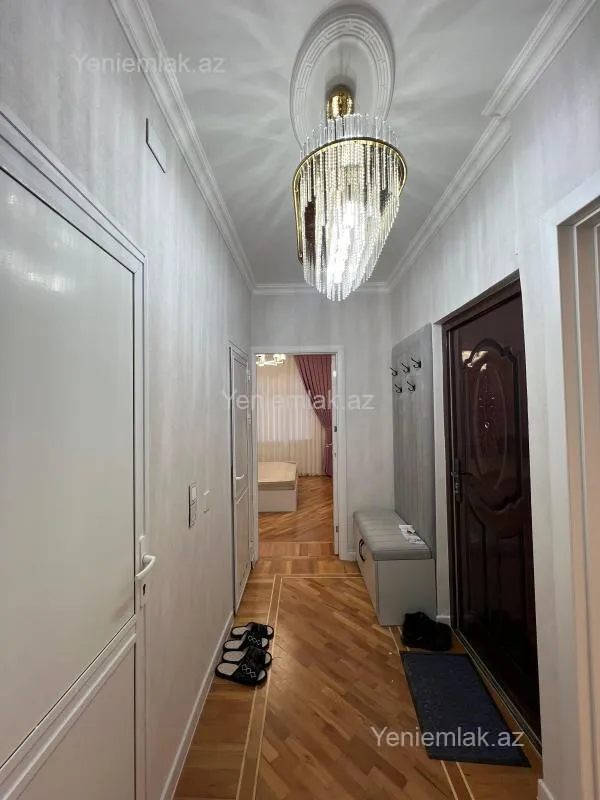 Satılır 2 otaqlı köhnə tikili 60 m²