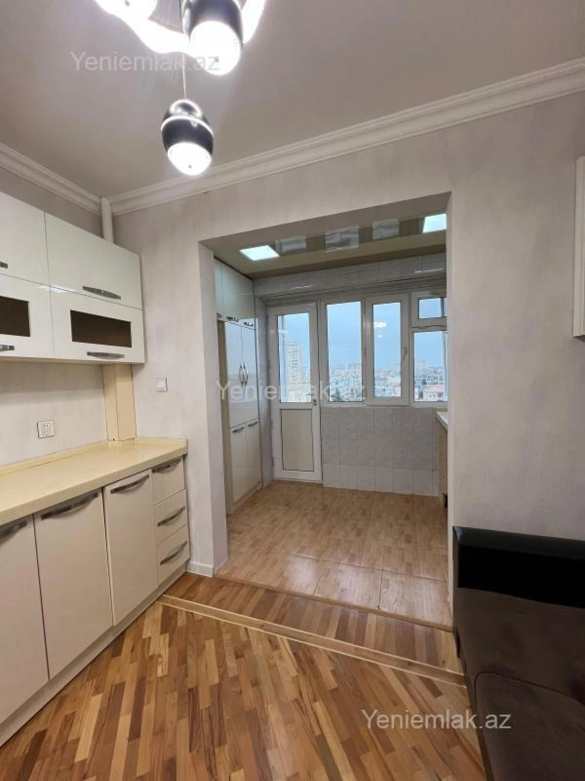 Satılır 2 otaqlı köhnə tikili 60 m²