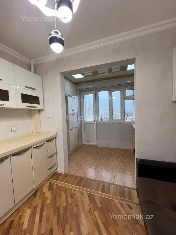 Satılır 2 otaqlı köhnə tikili 60 m²