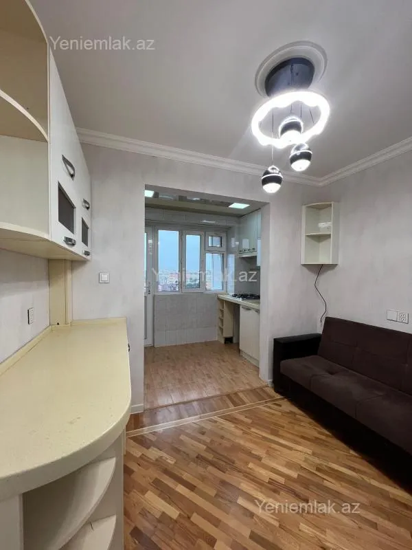 Satılır 2 otaqlı köhnə tikili 60 m²