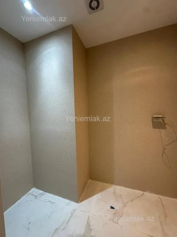 Satılır 3 otaqlı yeni tikili 82.03 m²