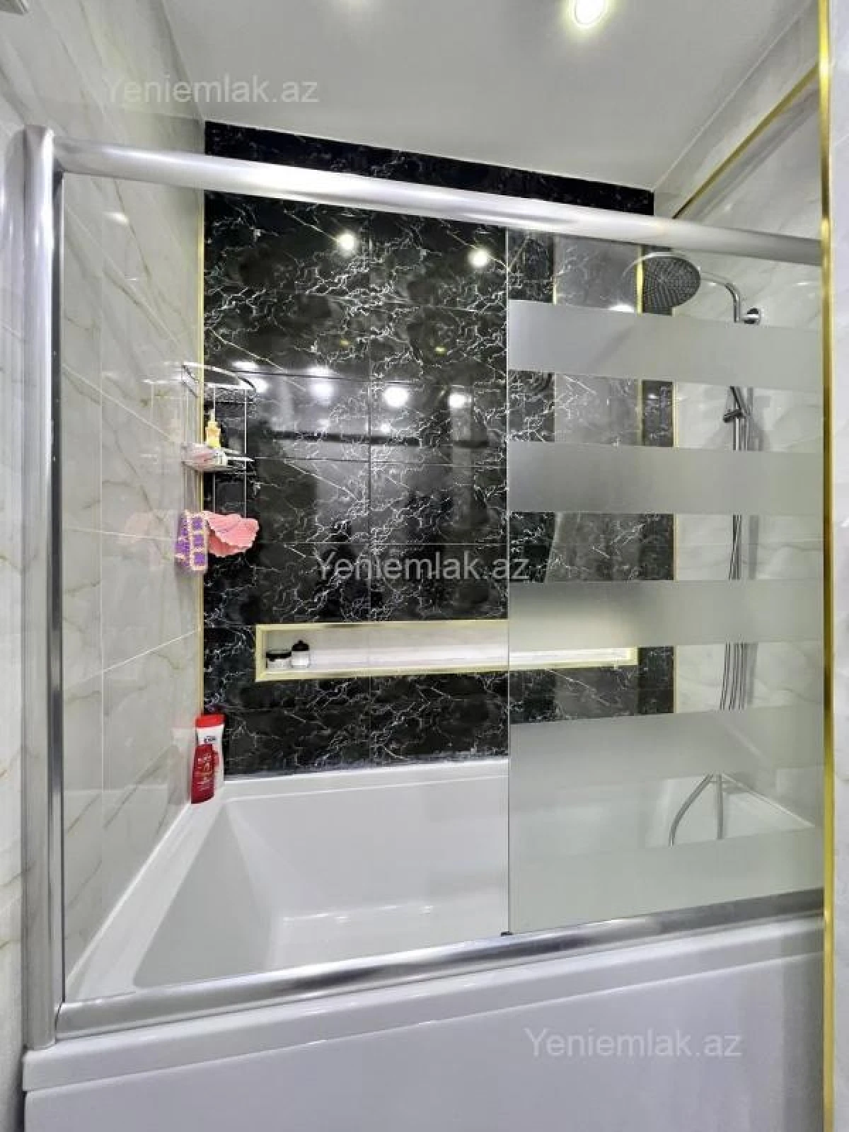 Satılır 4 otaqlı yeni tikili 180 m²