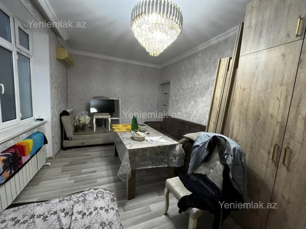 Satılır 2 otaqlı köhnə tikili 56 m²