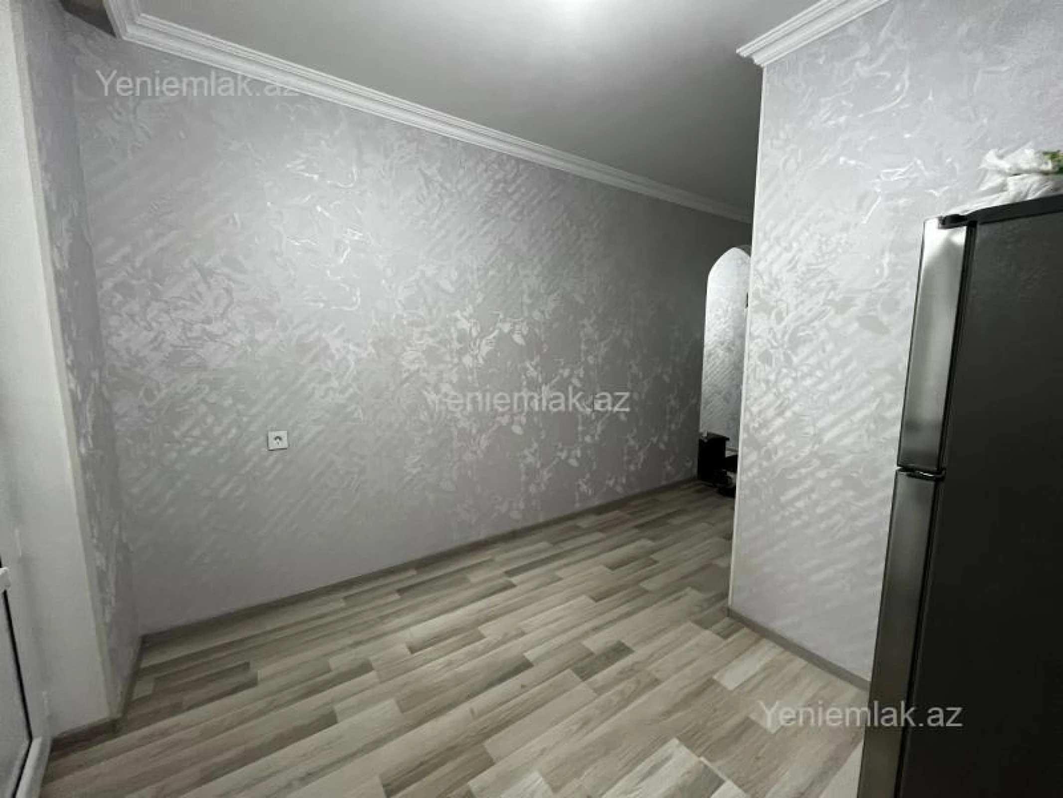 Satılır 2 otaqlı köhnə tikili 56 m²