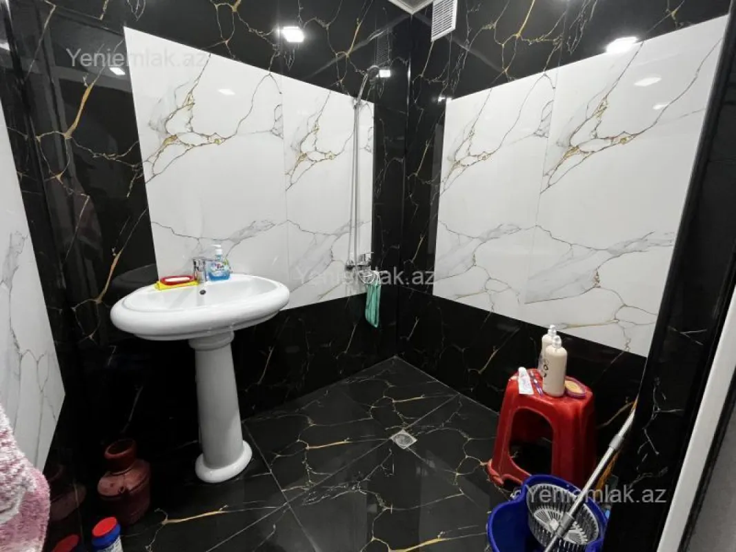 Satılır 2 otaqlı köhnə tikili 56 m²