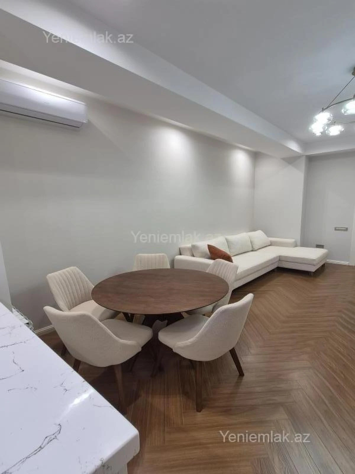 Satılır 2 otaqlı yeni tikili 73 m²