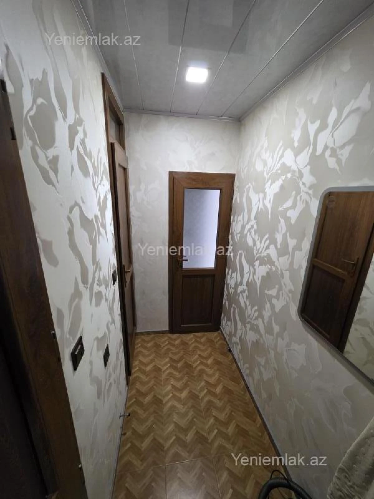 Satılır 3 otaqlı köhnə tikili 70 m²