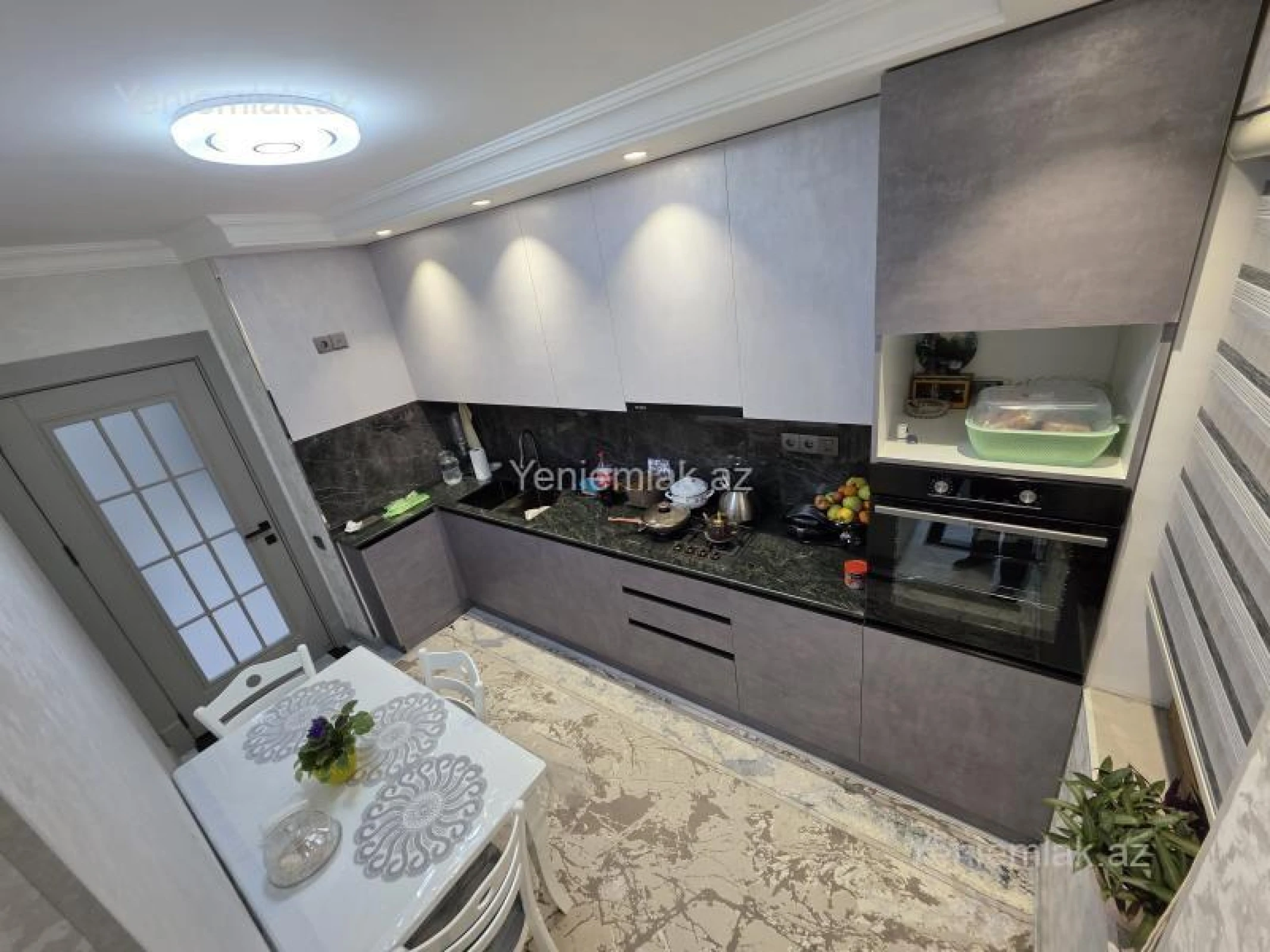 Satılır 3 otaqlı köhnə tikili 70 m²