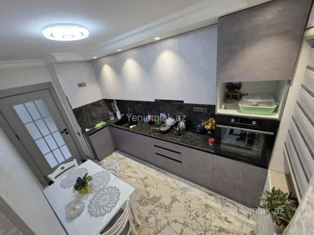 Satılır 3 otaqlı köhnə tikili 70 m²