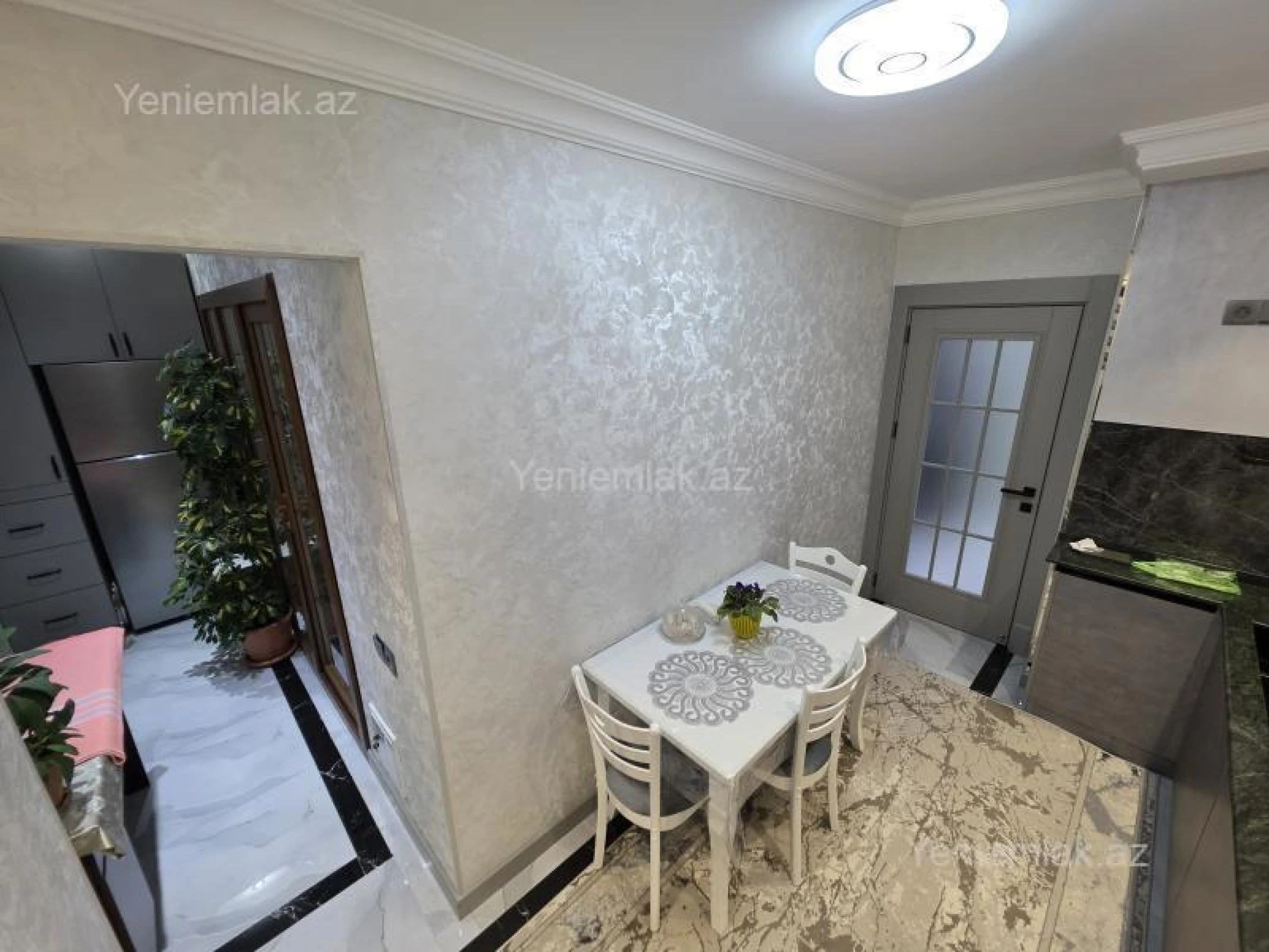 Satılır 3 otaqlı köhnə tikili 70 m²
