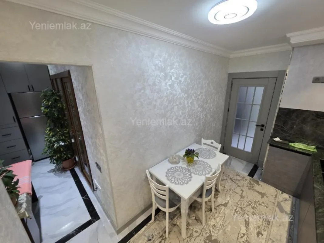 Satılır 3 otaqlı köhnə tikili 70 m²