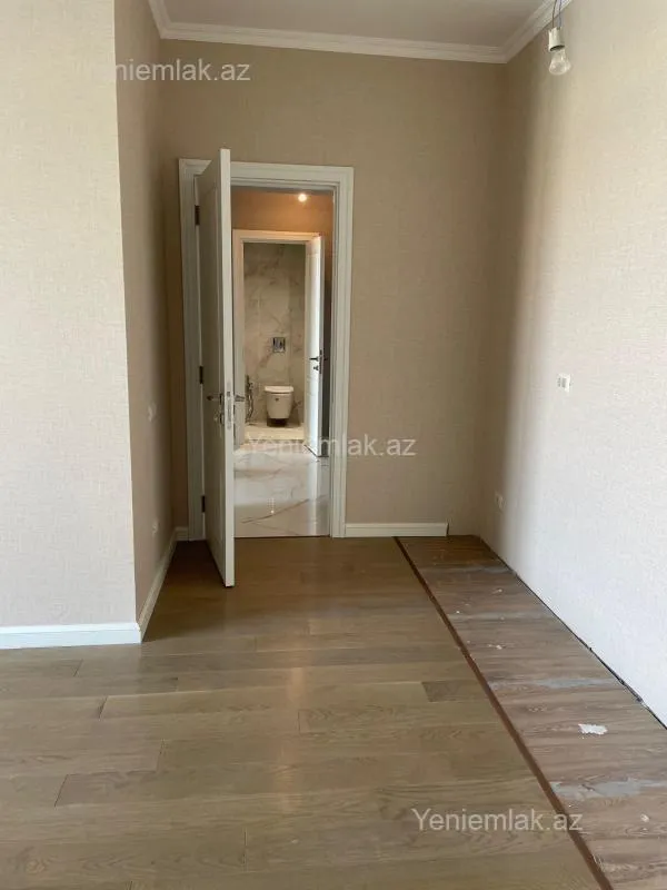 Satılır 3 otaqlı yeni tikili 73 m²