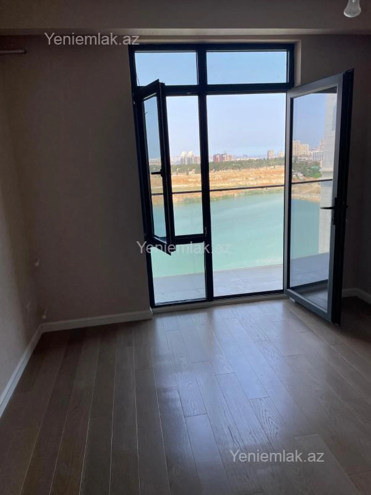 Satılır 3 otaqlı yeni tikili 73 m²