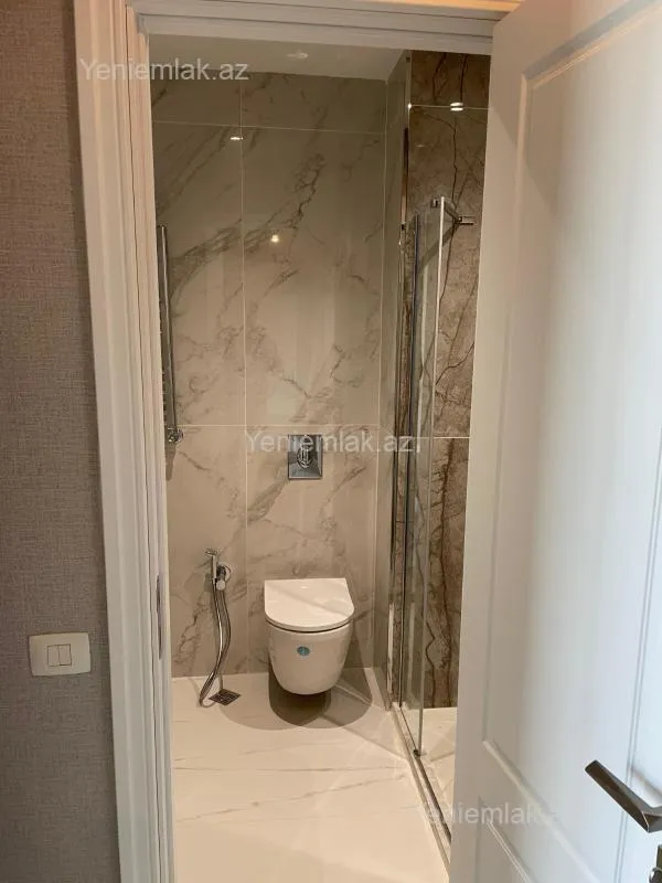 Satılır 3 otaqlı yeni tikili 73 m²