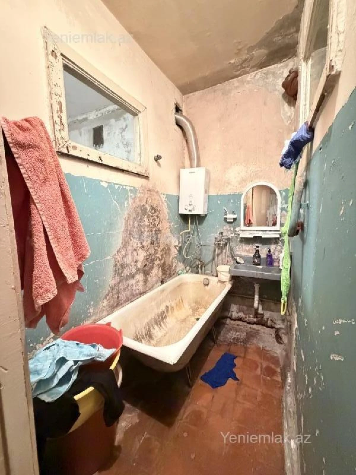 Satılır 2 otaqlı köhnə tikili 60 m²