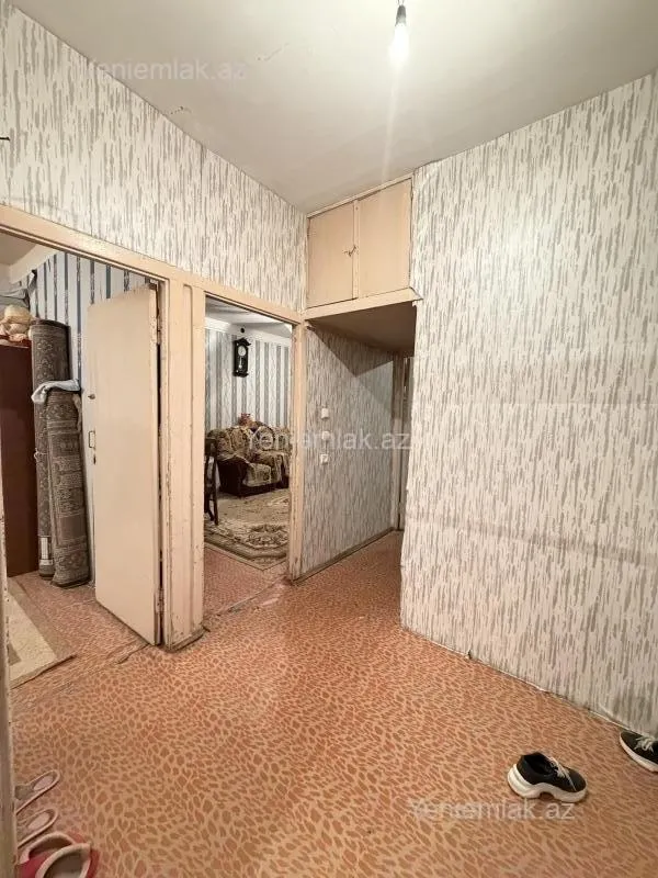 Satılır 2 otaqlı köhnə tikili 60 m²