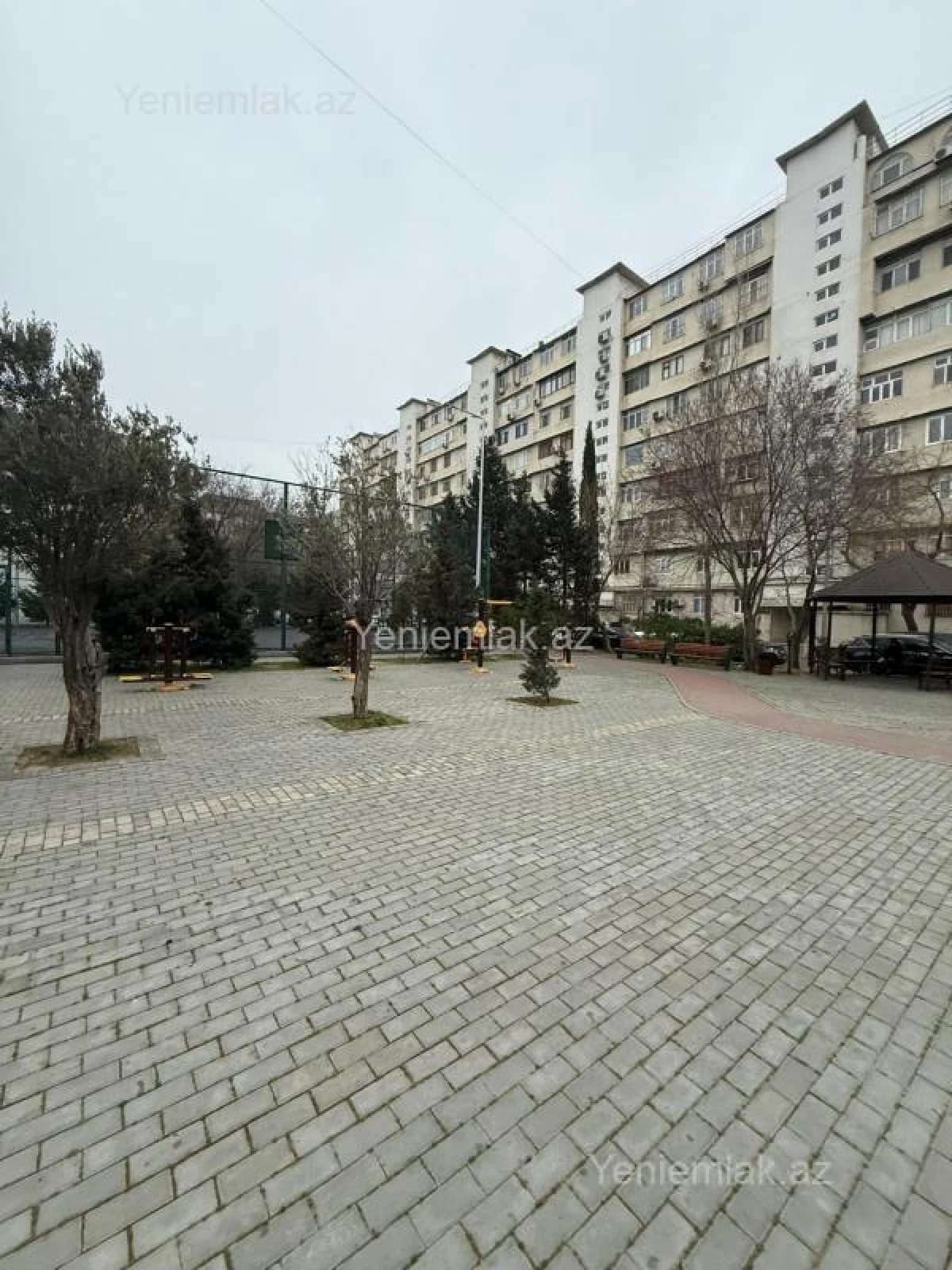 Satılır 2 otaqlı köhnə tikili 65 m²