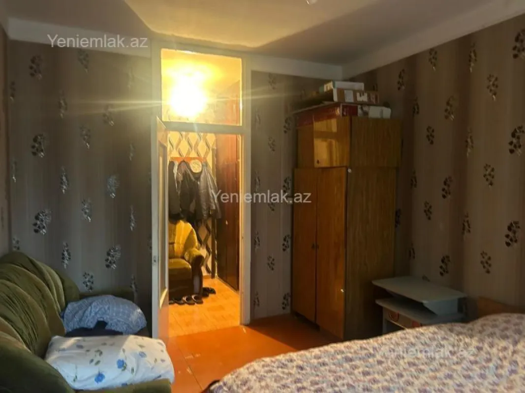 Satılır 2 otaqlı köhnə tikili 65 m²