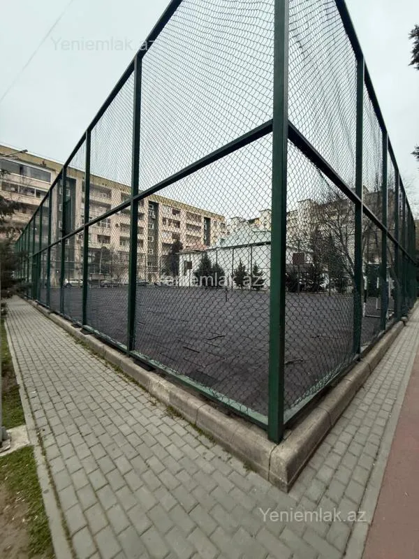 Satılır 2 otaqlı köhnə tikili 65 m²