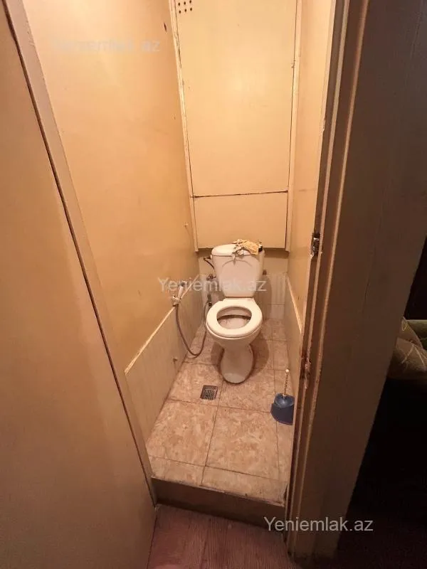 Satılır 2 otaqlı köhnə tikili 65 m²