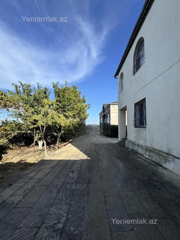 Satılır 7 otaqlı həyət evi 220 m²