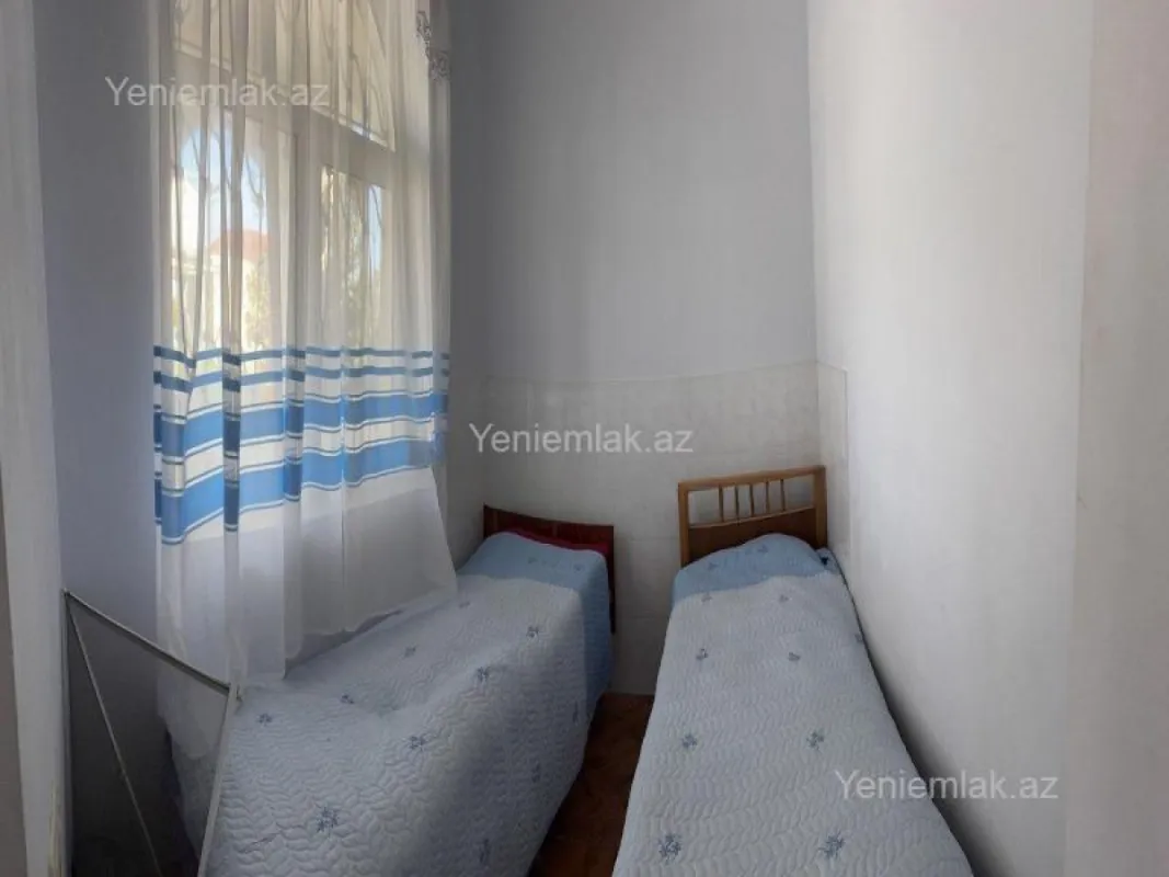 Satılır 7 otaqlı həyət evi 220 m²