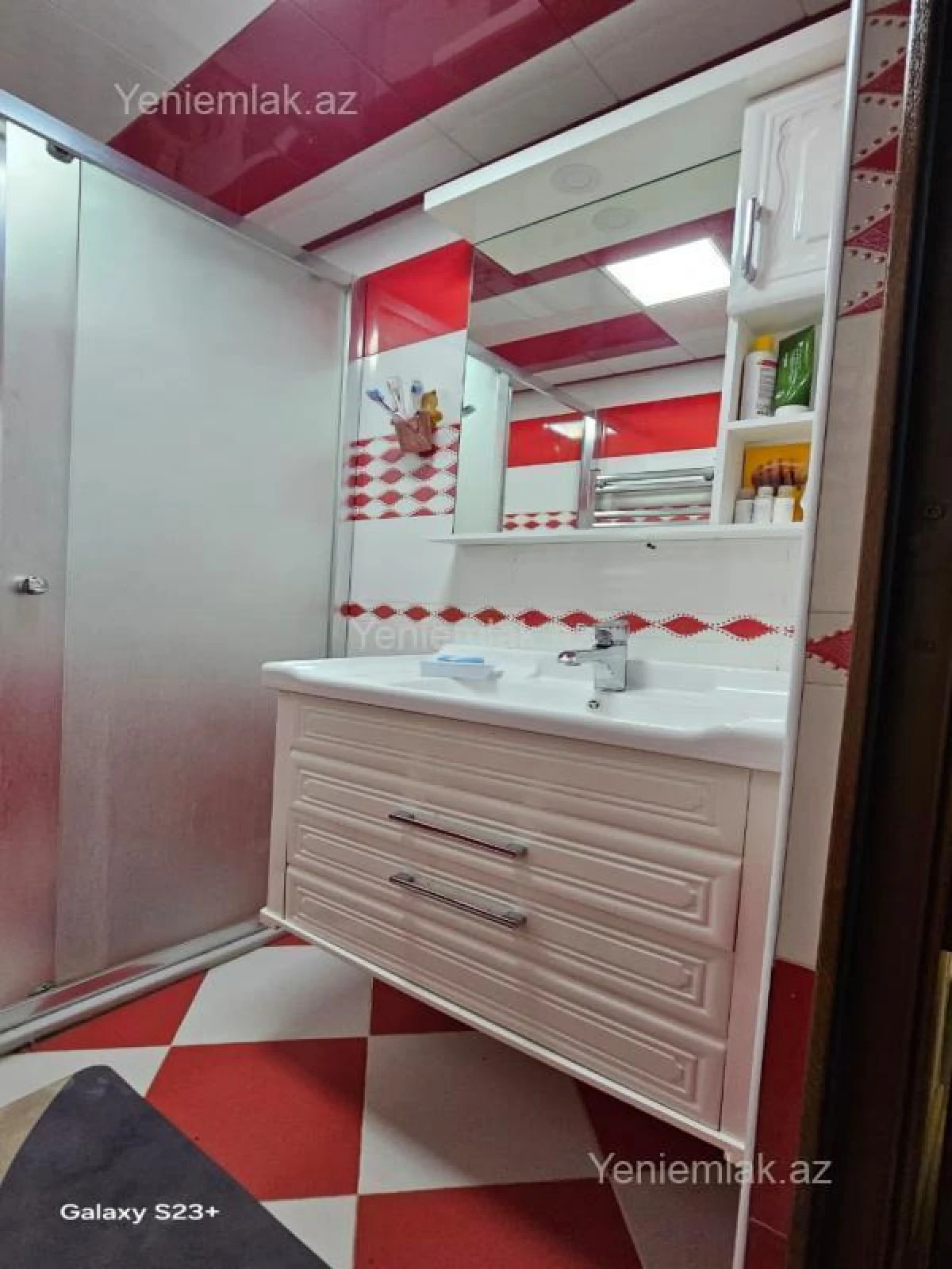 Satılır 3 otaqlı köhnə tikili 90 m²