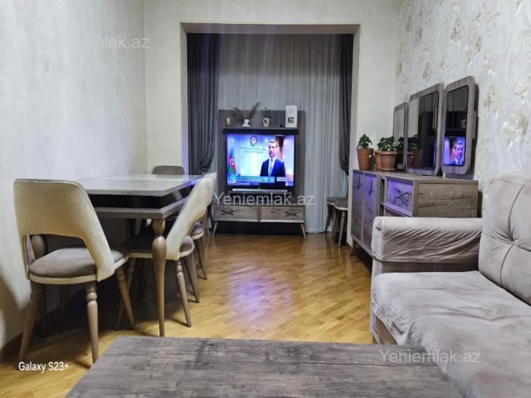 Satılır 3 otaqlı köhnə tikili 90 m²