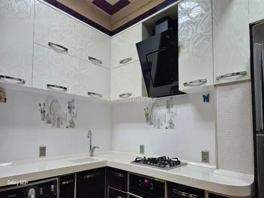 Satılır 3 otaqlı köhnə tikili 90 m²