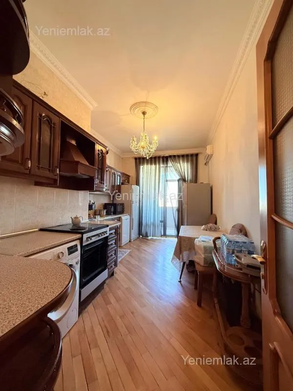 Satılır 5 otaqlı yeni tikili 210 m²