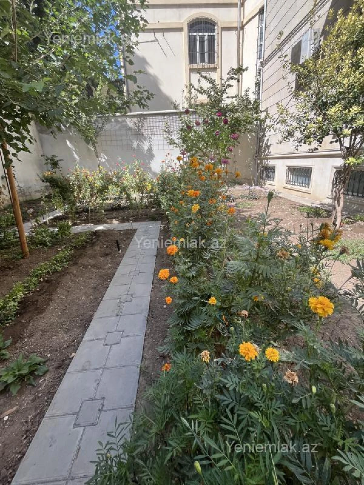 Satılır 6 otaqlı həyət evi 450 m²