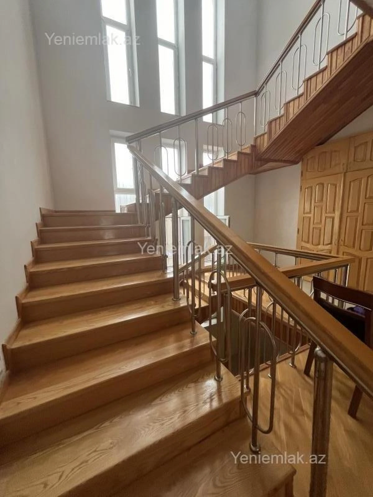 Satılır 6 otaqlı həyət evi 450 m²